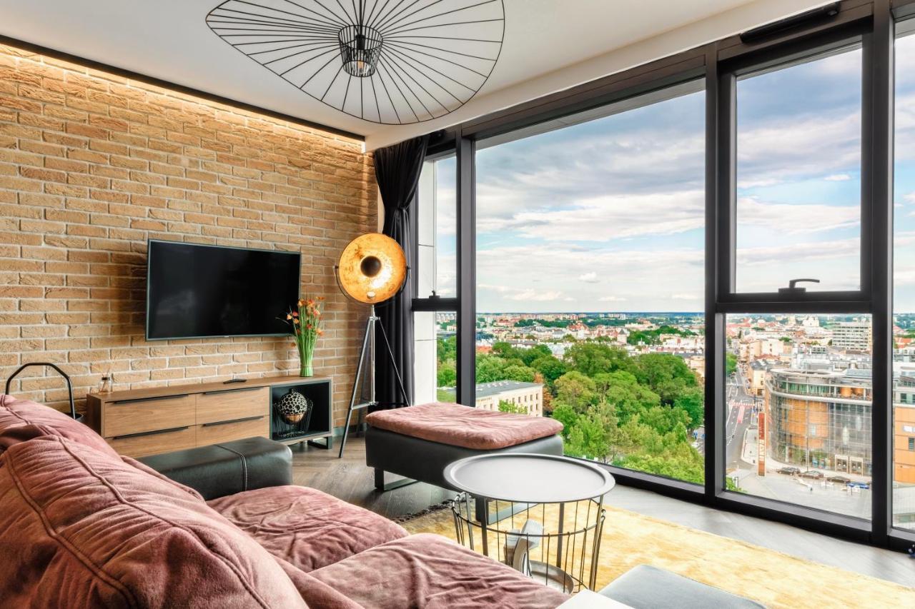 Skyview Suite - Niepowtarzalny Widok I Basen Люблин Экстерьер фото